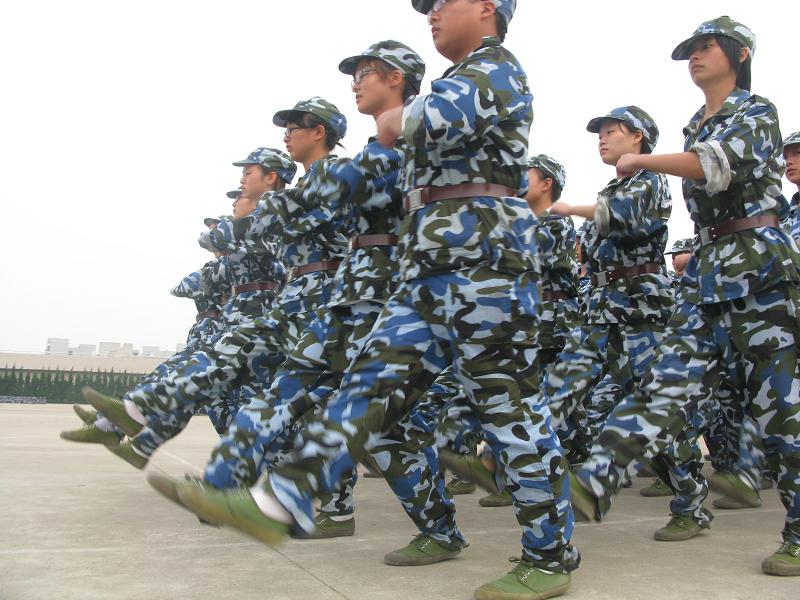 正步练习